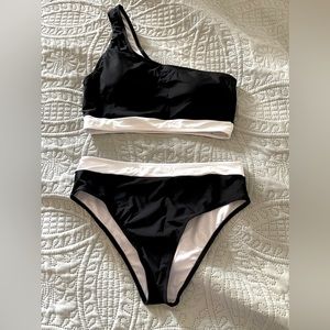 High Waisted Bikini ▫️▪️